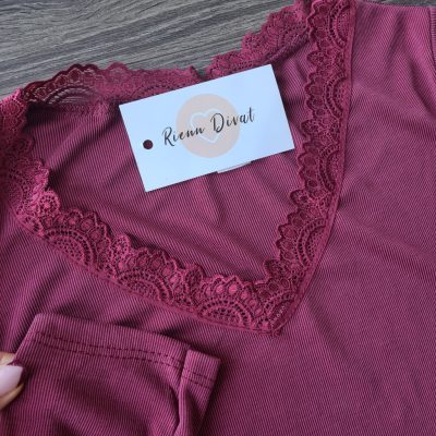 Basic csipkés viszkóz felső - burgundi